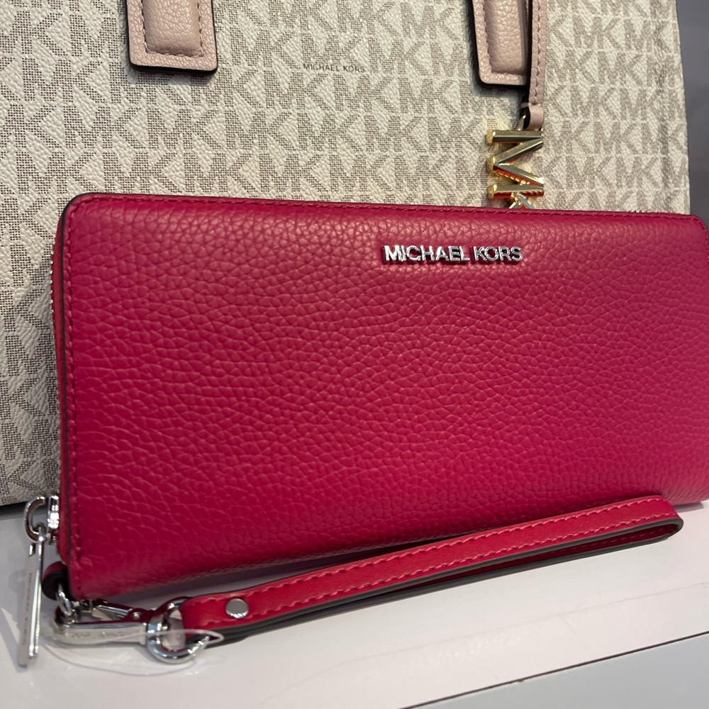 MICHAEL KORS Lg  Continental Wallet Wristlet Phone Holder 
Dark Raspberry 
NWT